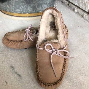 UGG Australia Women’s Dakota Slippers Size 6